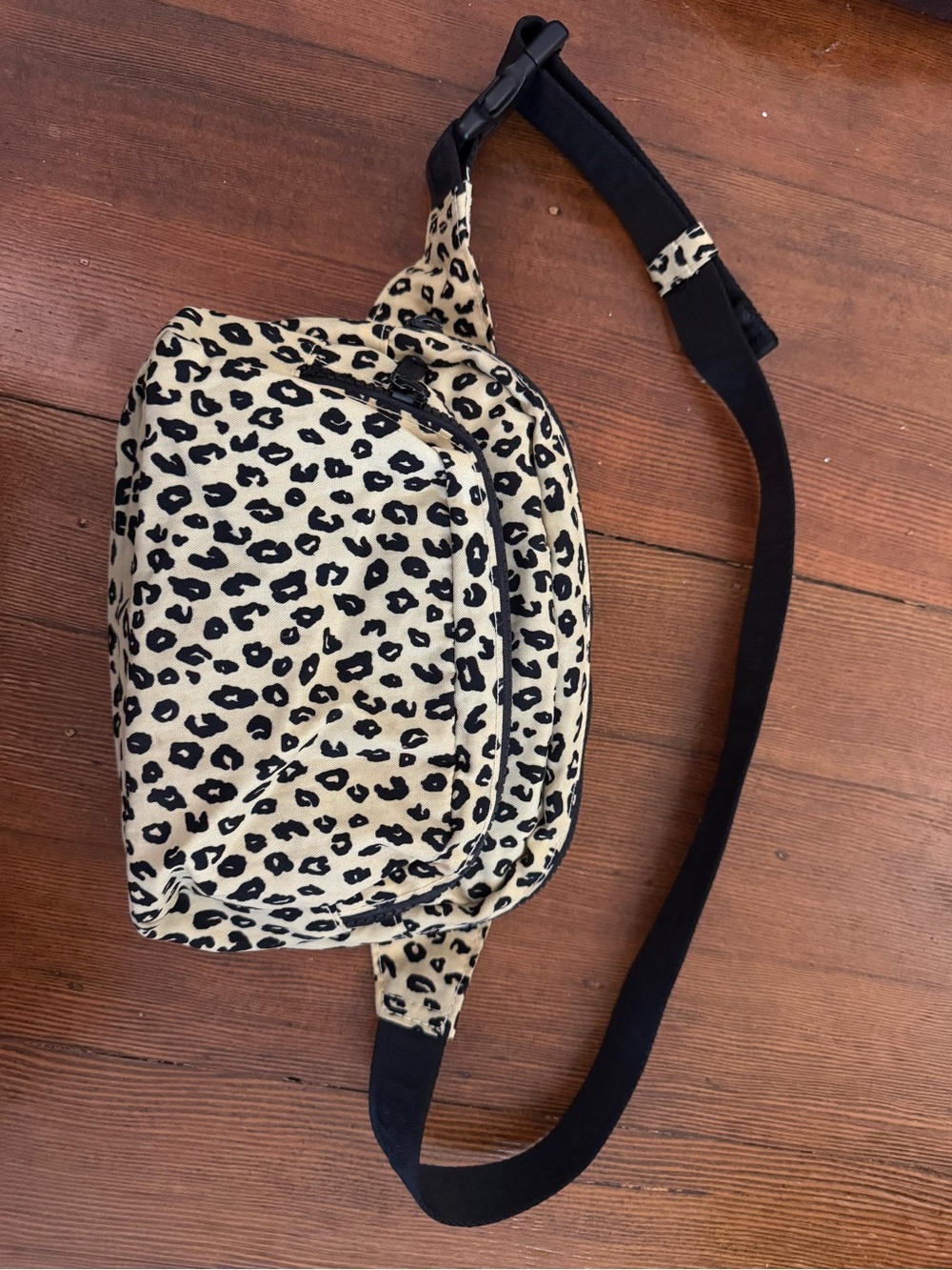 NWOT BAGGU Honey Leopard Fanny Pack Crossbody Bag (Rare / Discontinued Colorway)